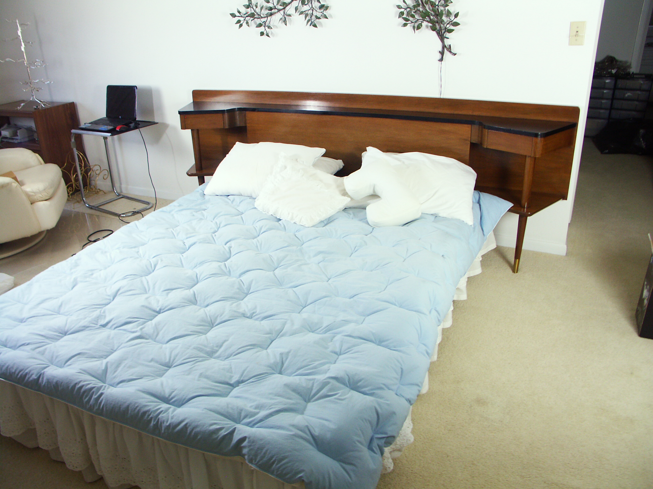 Mid Century Modern American of Martinsville Headboard and Frame