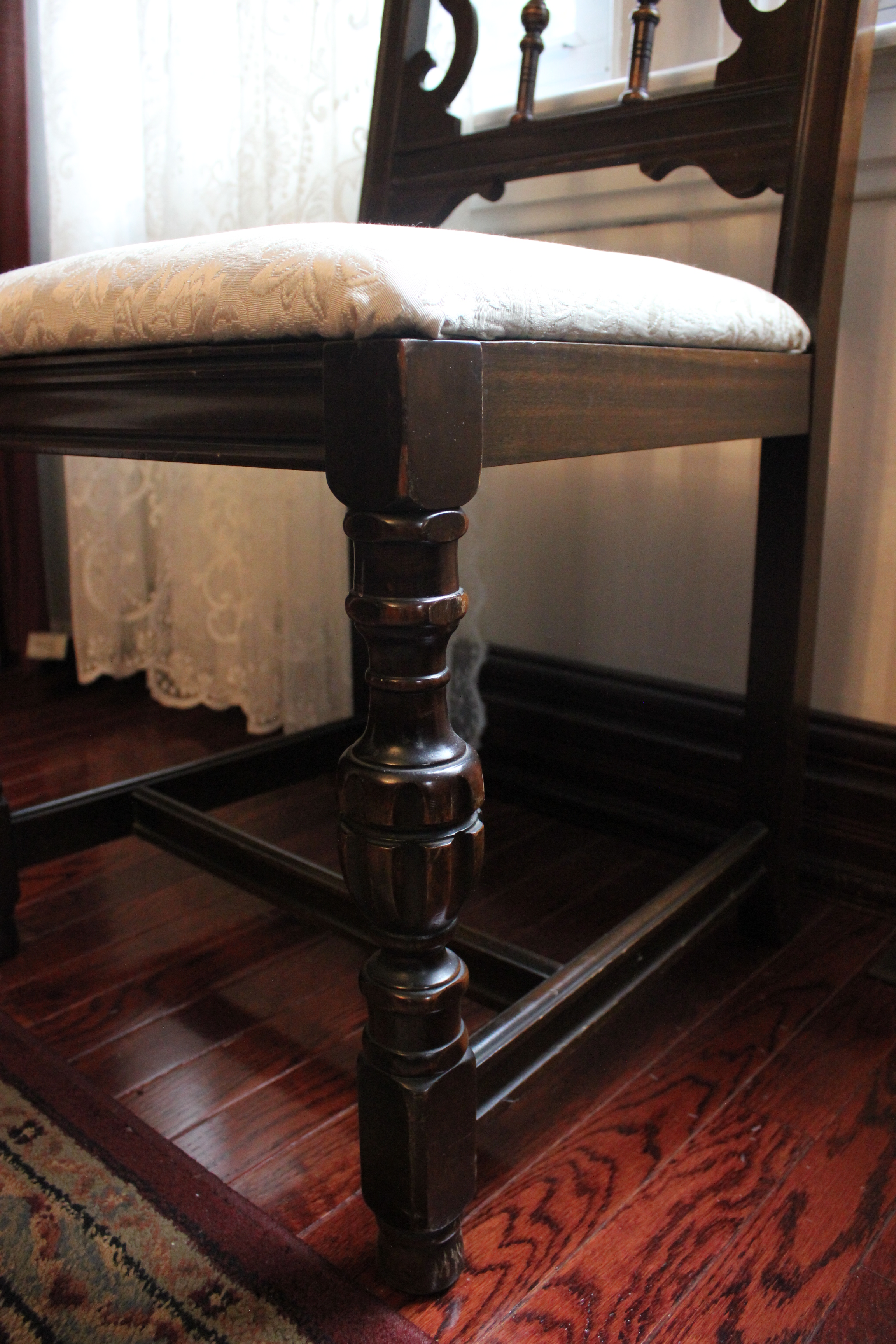 Tudor Style Dining Room Table and Chairs 