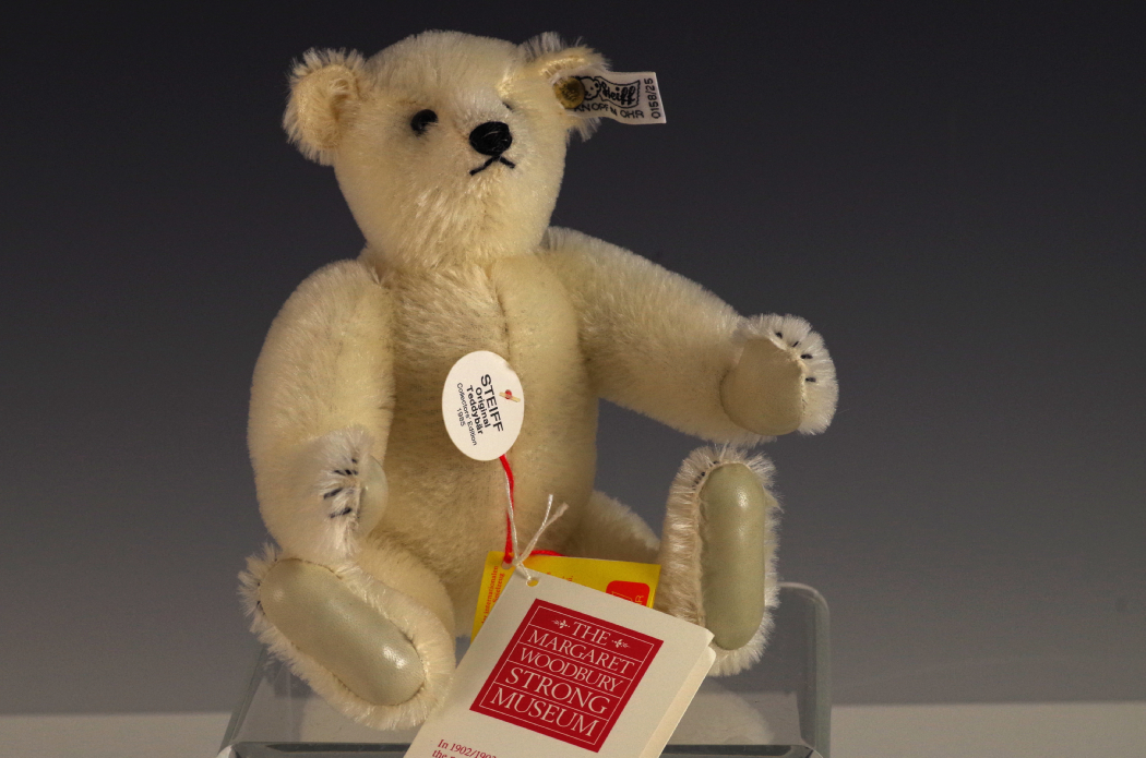 Steiff Limited Edition 1985 Replica of the Original 'Teddy'