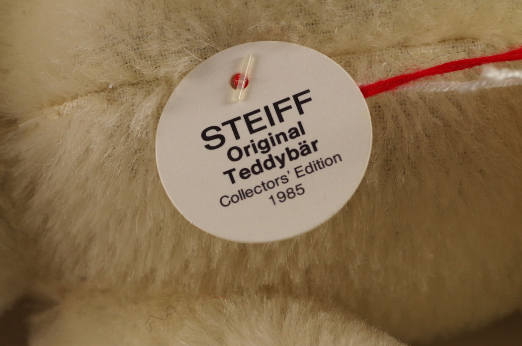 Steiff Limited Edition 1985 Replica of the Original 'Teddy'