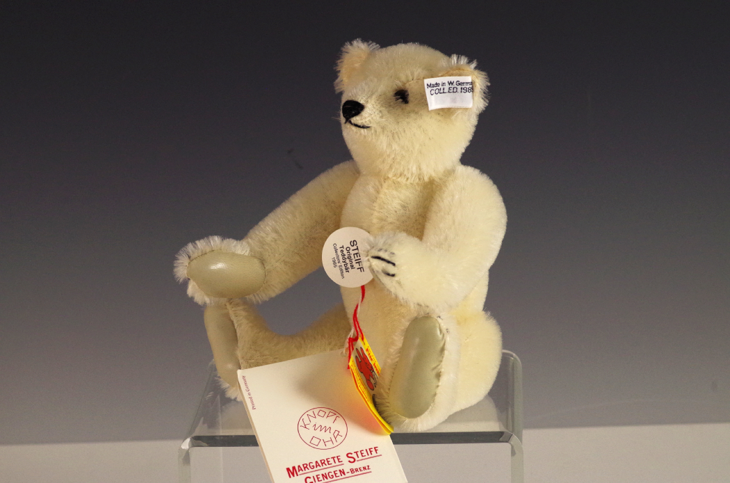 Steiff Limited Edition 1985 Replica of the Original 'Teddy'