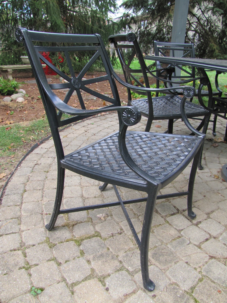 Smith and Hawken Edinborough Patio Dining Table and Chairs 