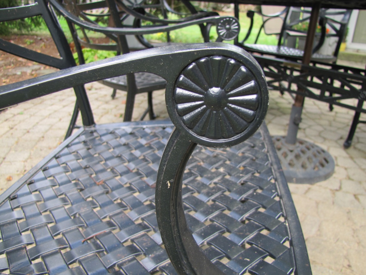 Smith and Hawken Edinborough Patio Dining Table and Chairs 