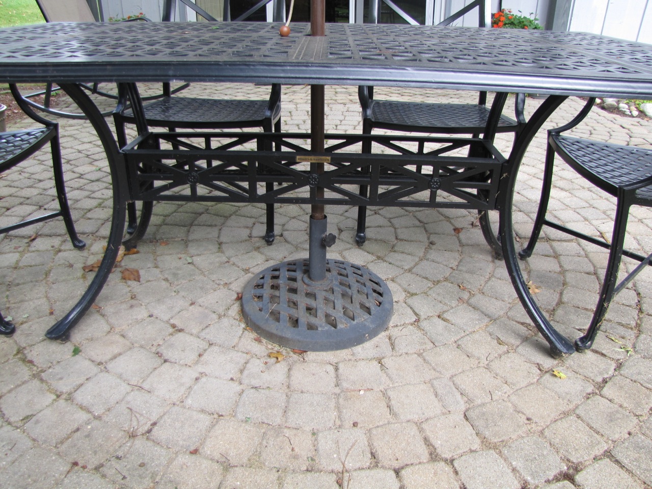 Smith and Hawken Edinborough Patio Dining Table and Chairs 