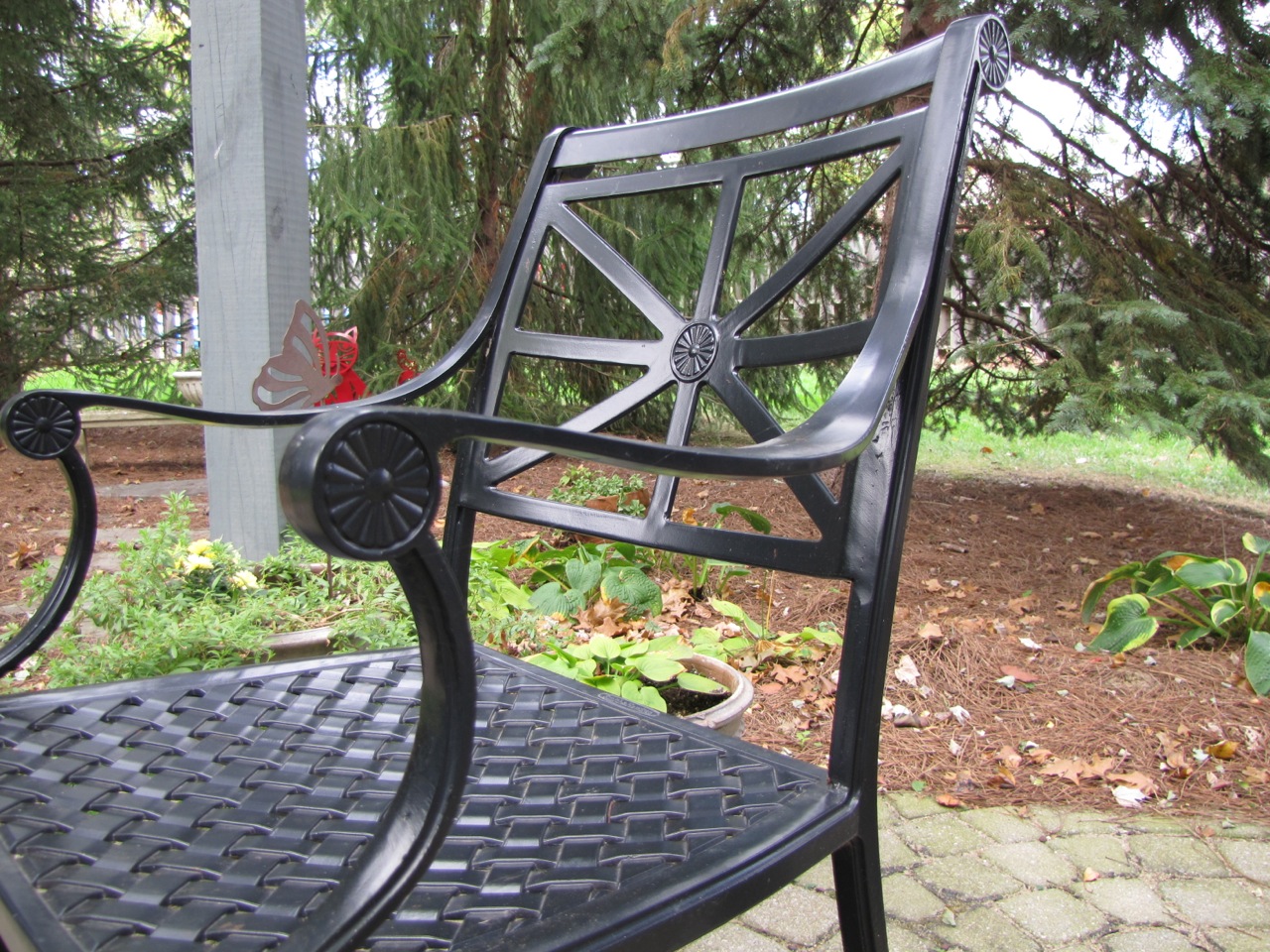 Smith and Hawken Edinborough Patio Dining Table and Chairs 