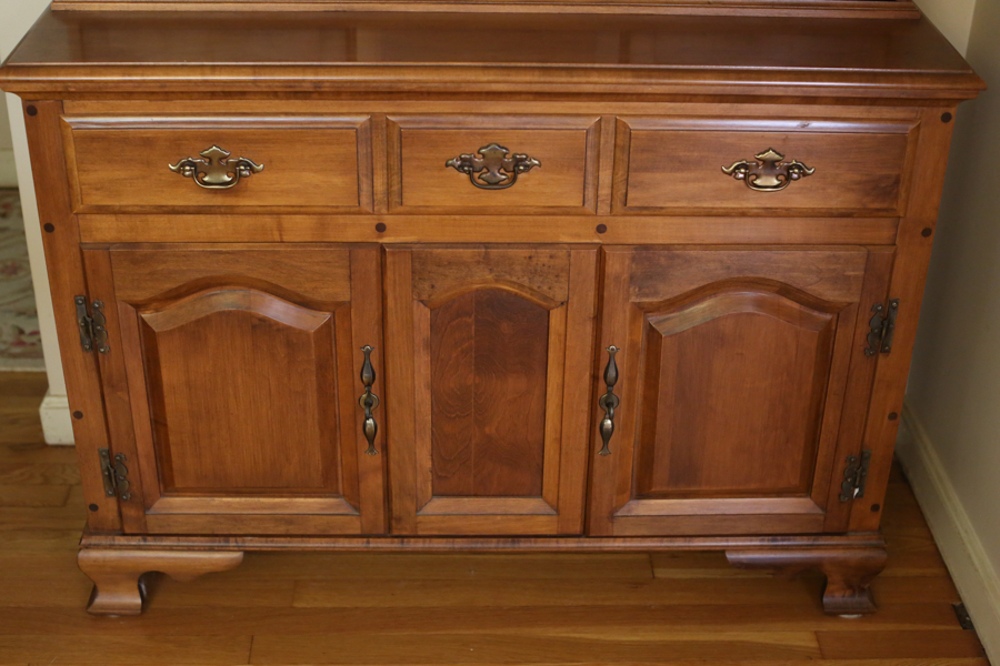 Sprague & Carleton Solid Rock Maple China Cabinet