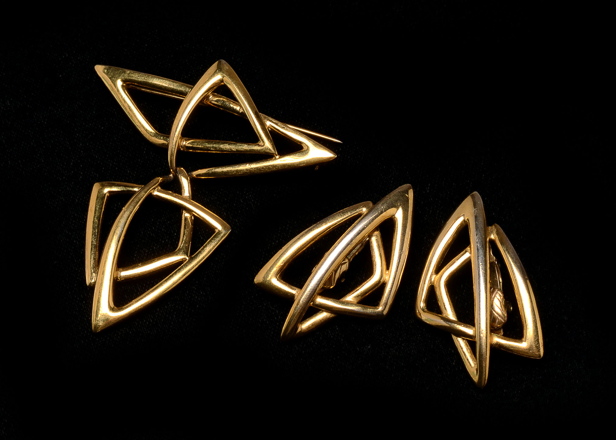 Kunio Matsumoto for Trifari Goldtone Brooch and Clip On Earrings
