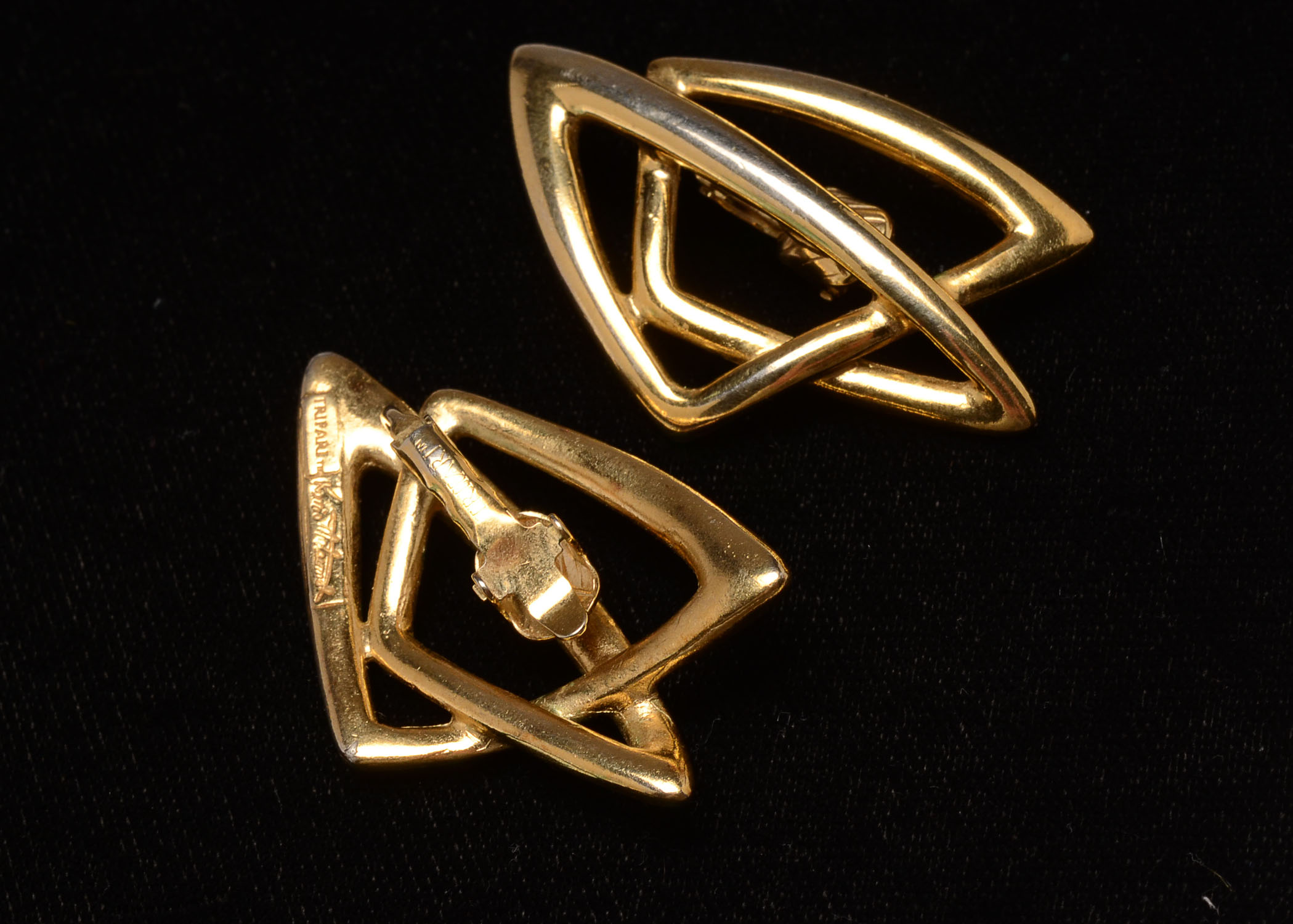 Kunio Matsumoto for Trifari Goldtone Brooch and Clip On Earrings