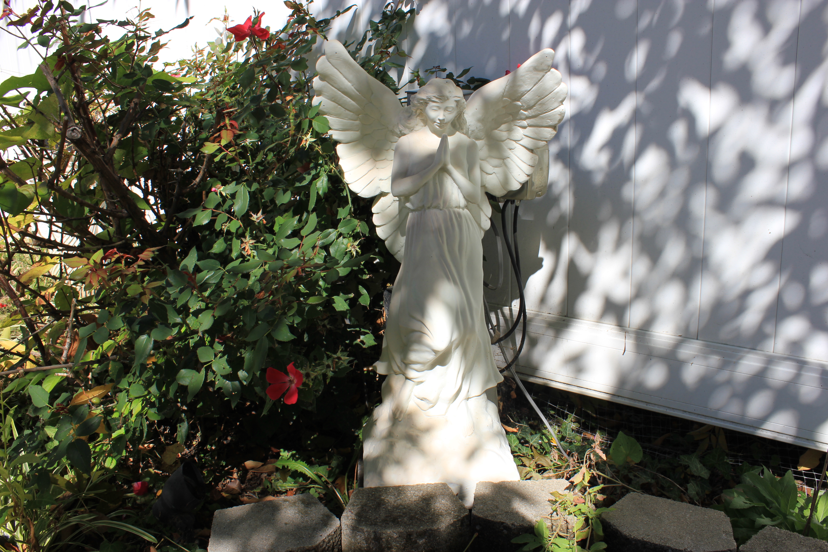 Cast Concrete Standing Praying Angel Garden Statue