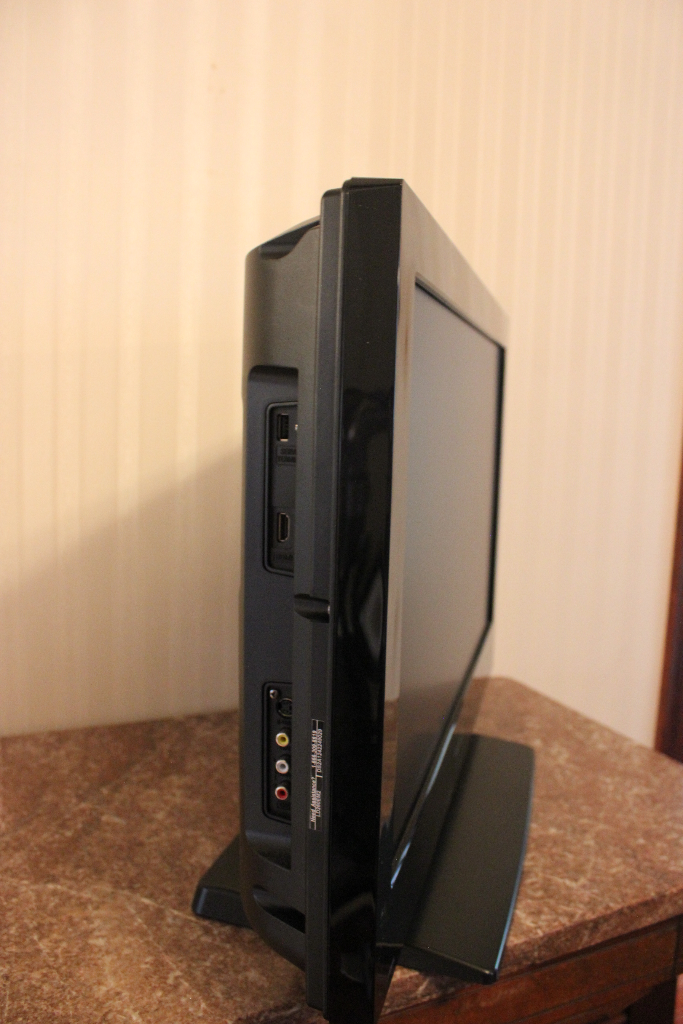 Emerson 26" LCD Flat Screen TV/DVD Combo 