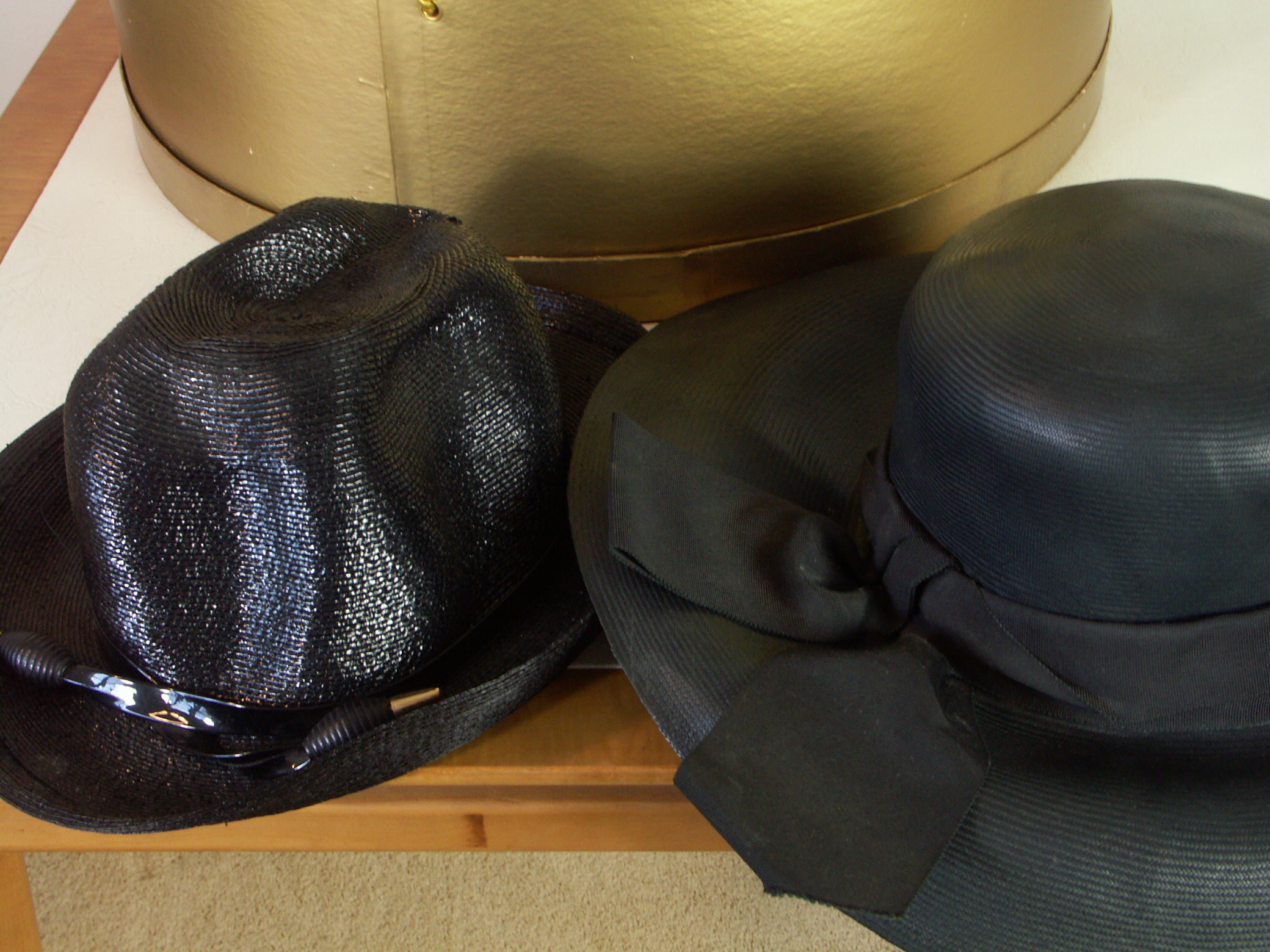 Lot of Women's Vintage Straw Dress/Casual Hats