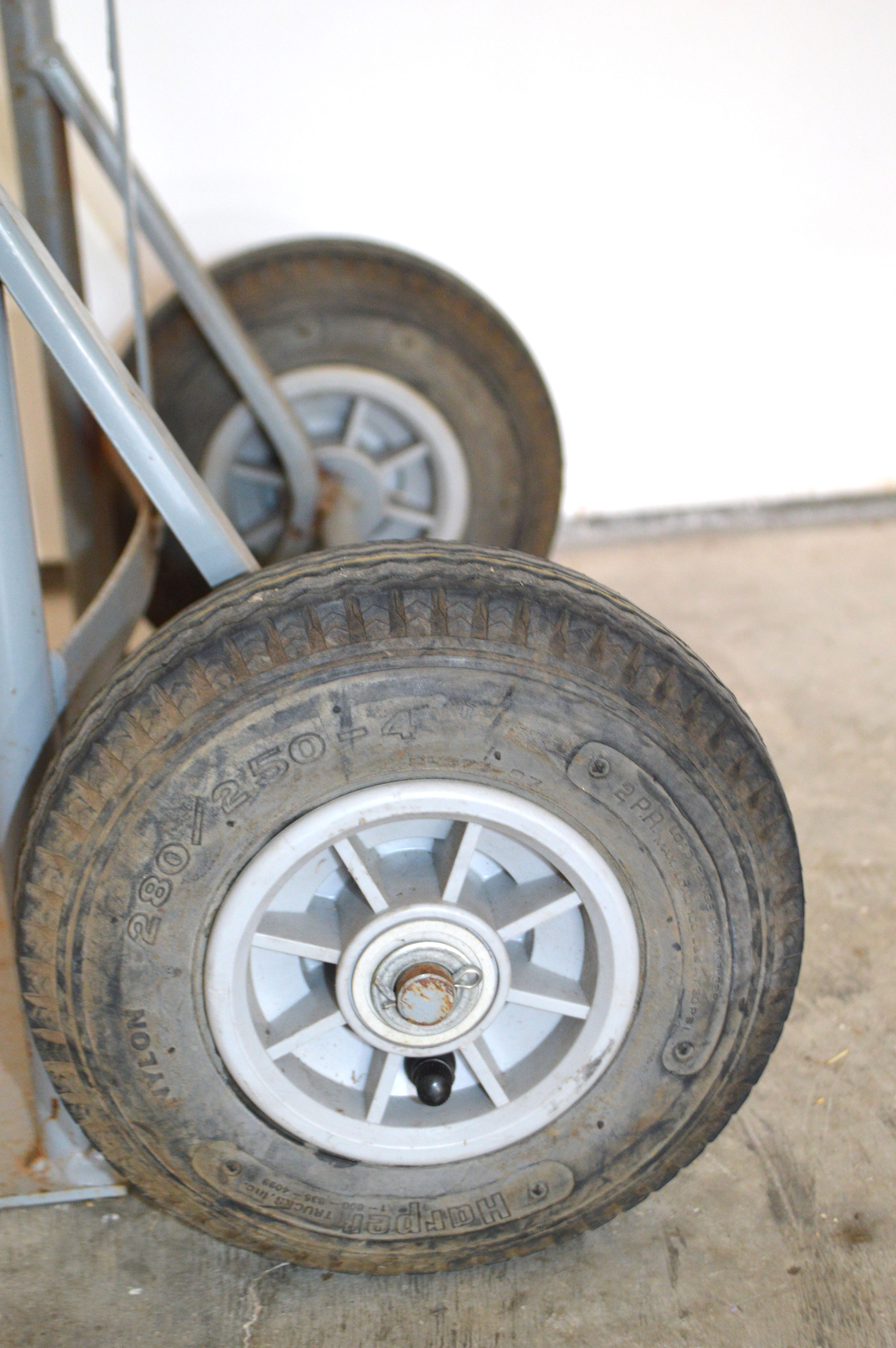 Sears Craftsman Medium Duty 1400-lb Hand Truck