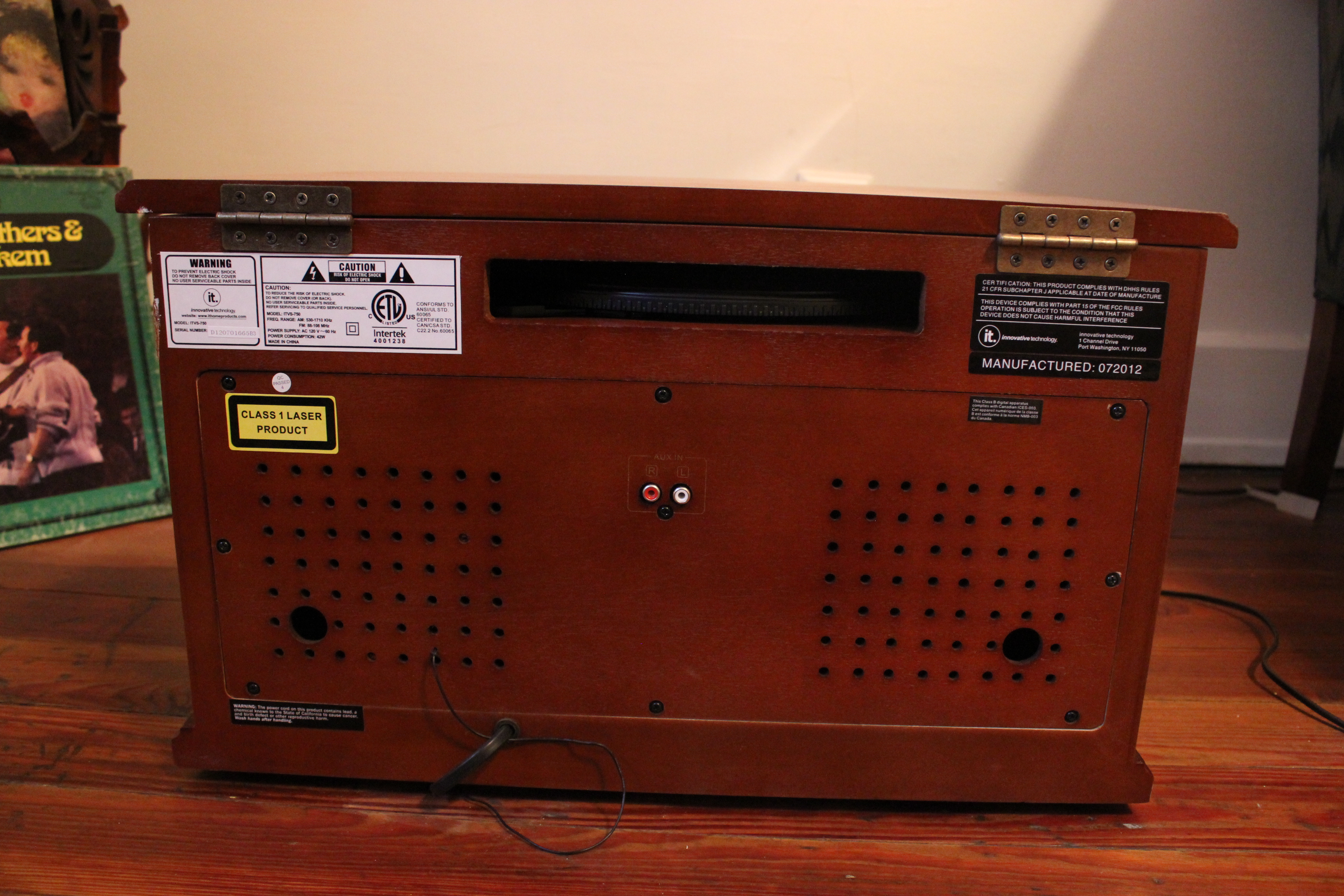 Innovative Technology Aviator 5-in-1 Stereo System with Records