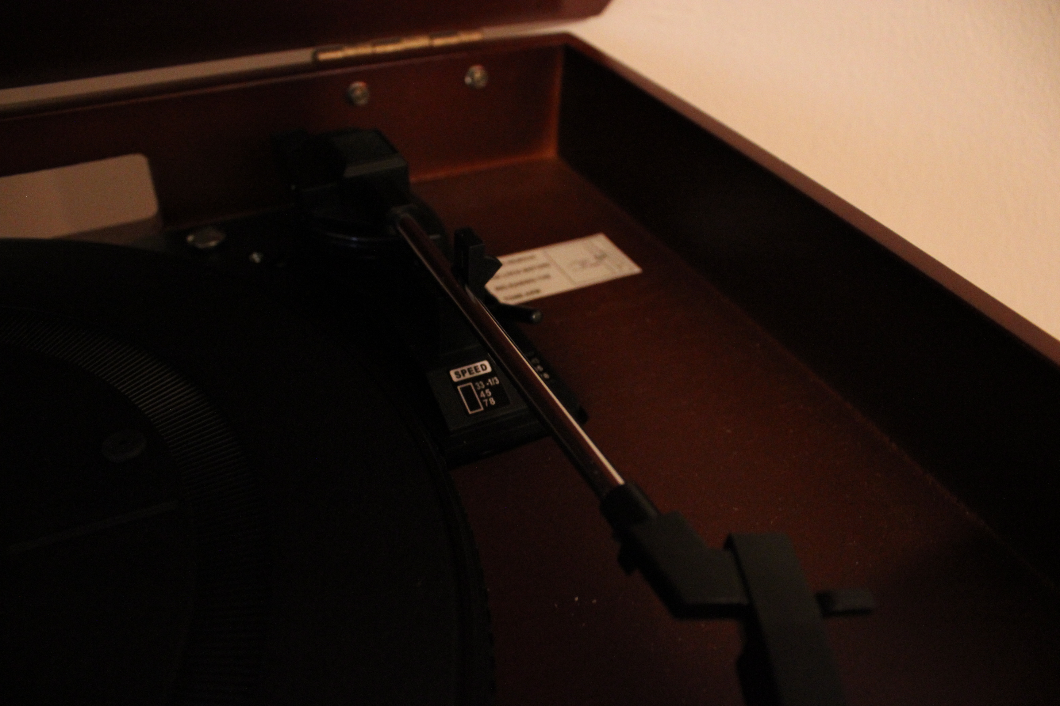 Innovative Technology Aviator 5-in-1 Stereo System with Records