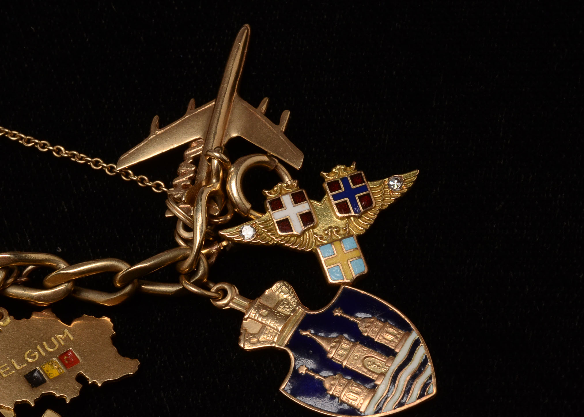Vintage 14 K Yellow Gold Charm Bracelet (48.1 dwt)