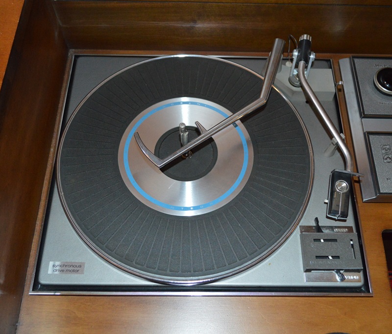 RCA Victor Vintage Stereo cabinet