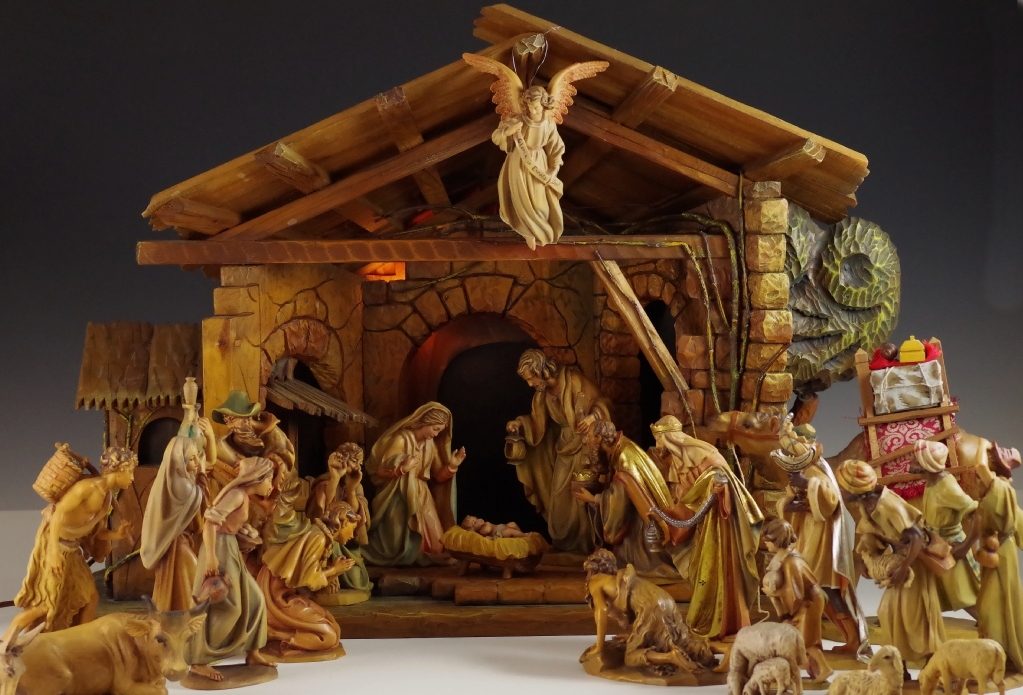 ANRI Hand-Carved Italian Nativity Creche Set