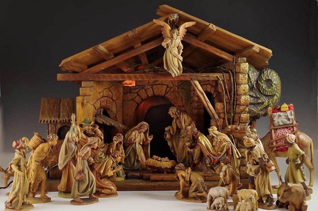 ANRI Hand-Carved Italian Nativity Creche Set | EBTH