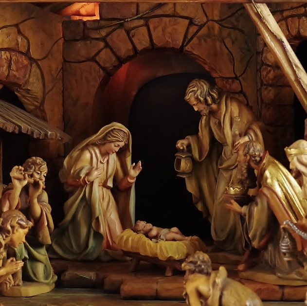 ANRI Hand-Carved Italian Nativity Creche Set