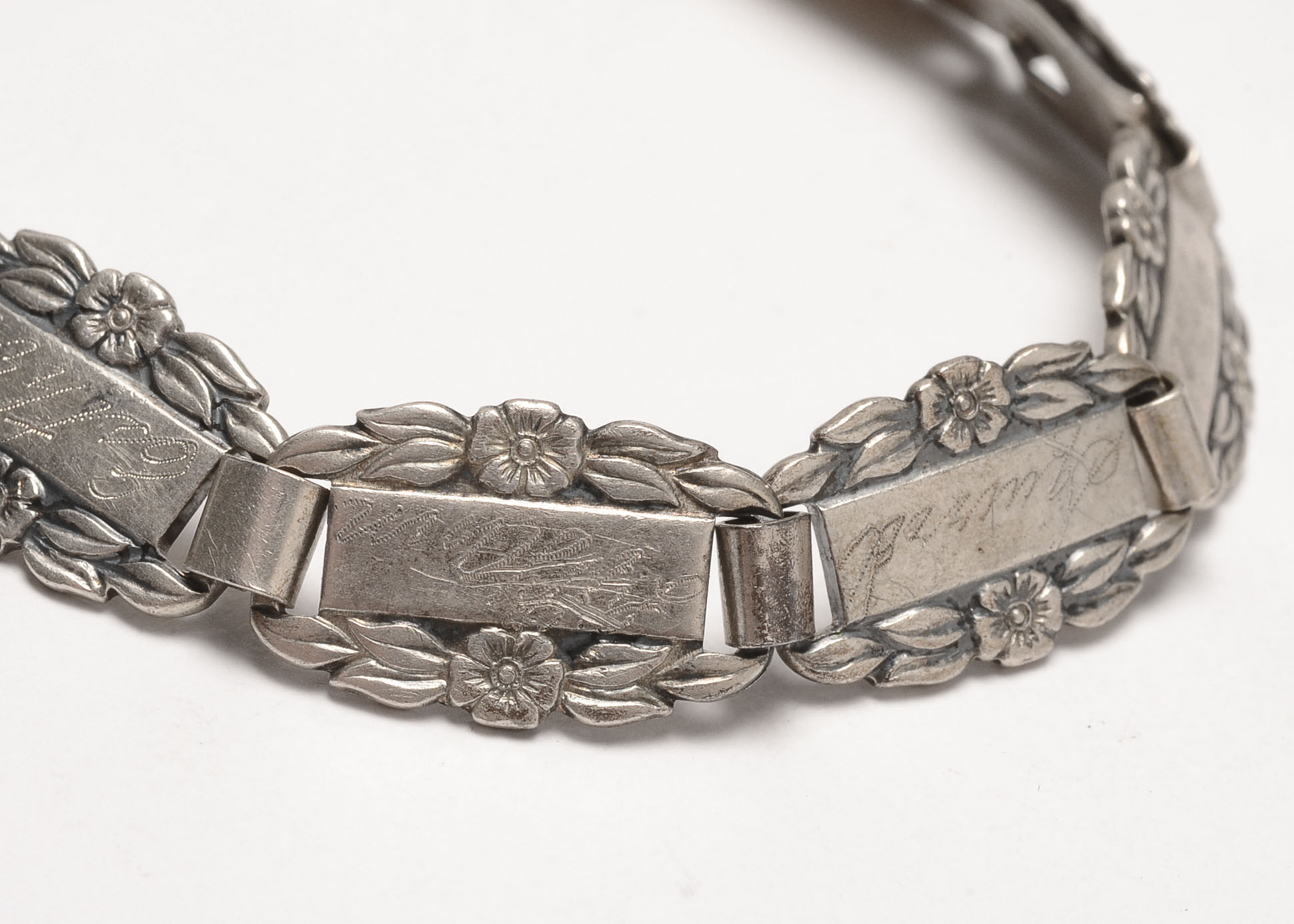 Vintage Sterling Silver "Forget Me Not" Link Bracelet 