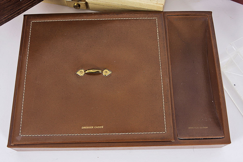 Mahogany Veneered Jewelry Box with Inlaid Satinwood Marquetry