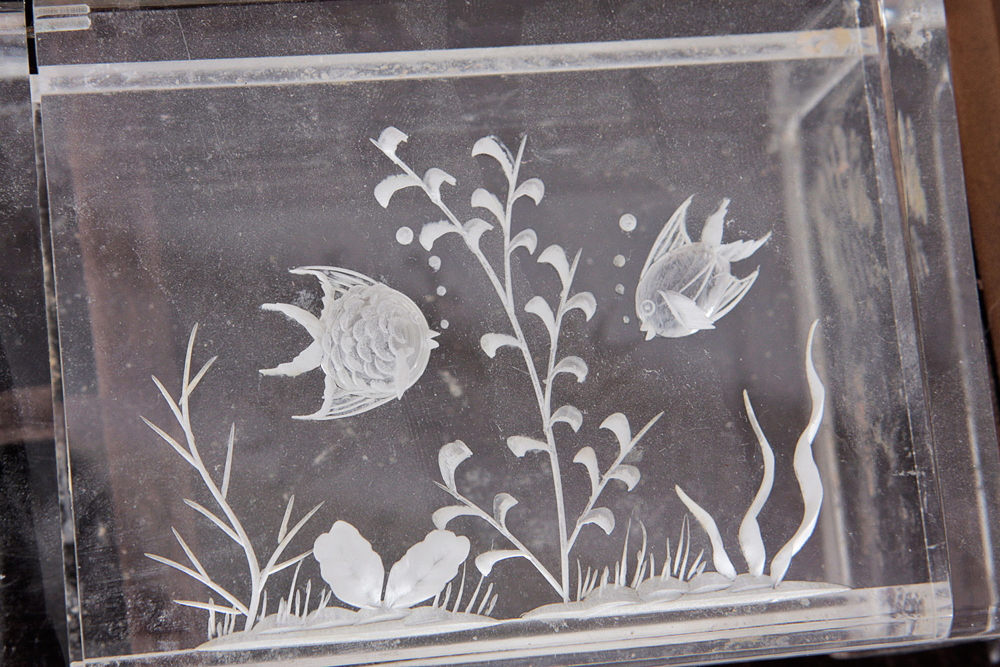 Mahogany Veneered Jewelry Box with Inlaid Satinwood Marquetry