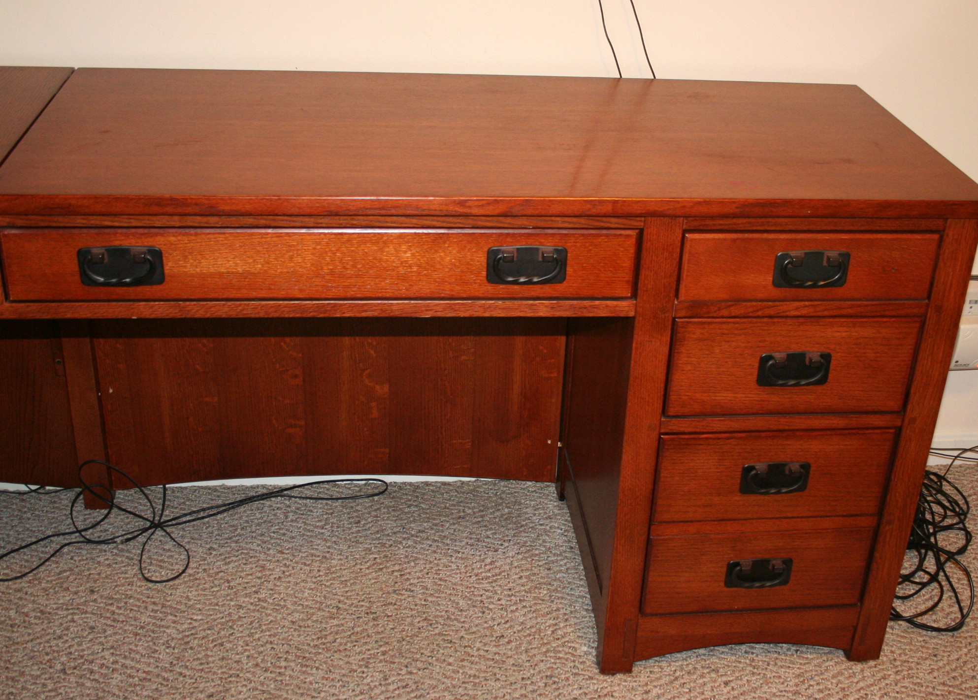 Wynwood L-Shaped Desk and Hutch