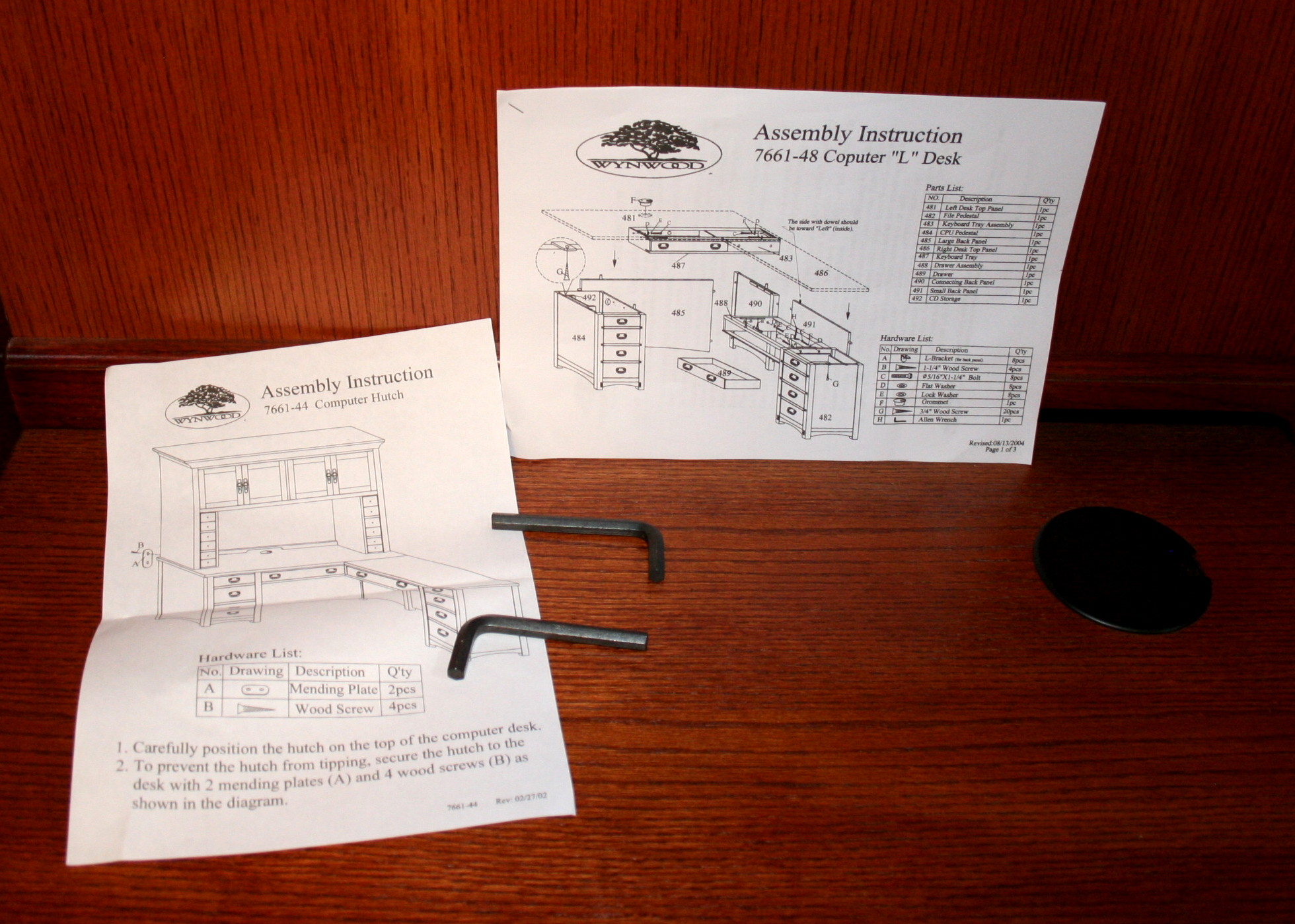 Wynwood L-Shaped Desk and Hutch