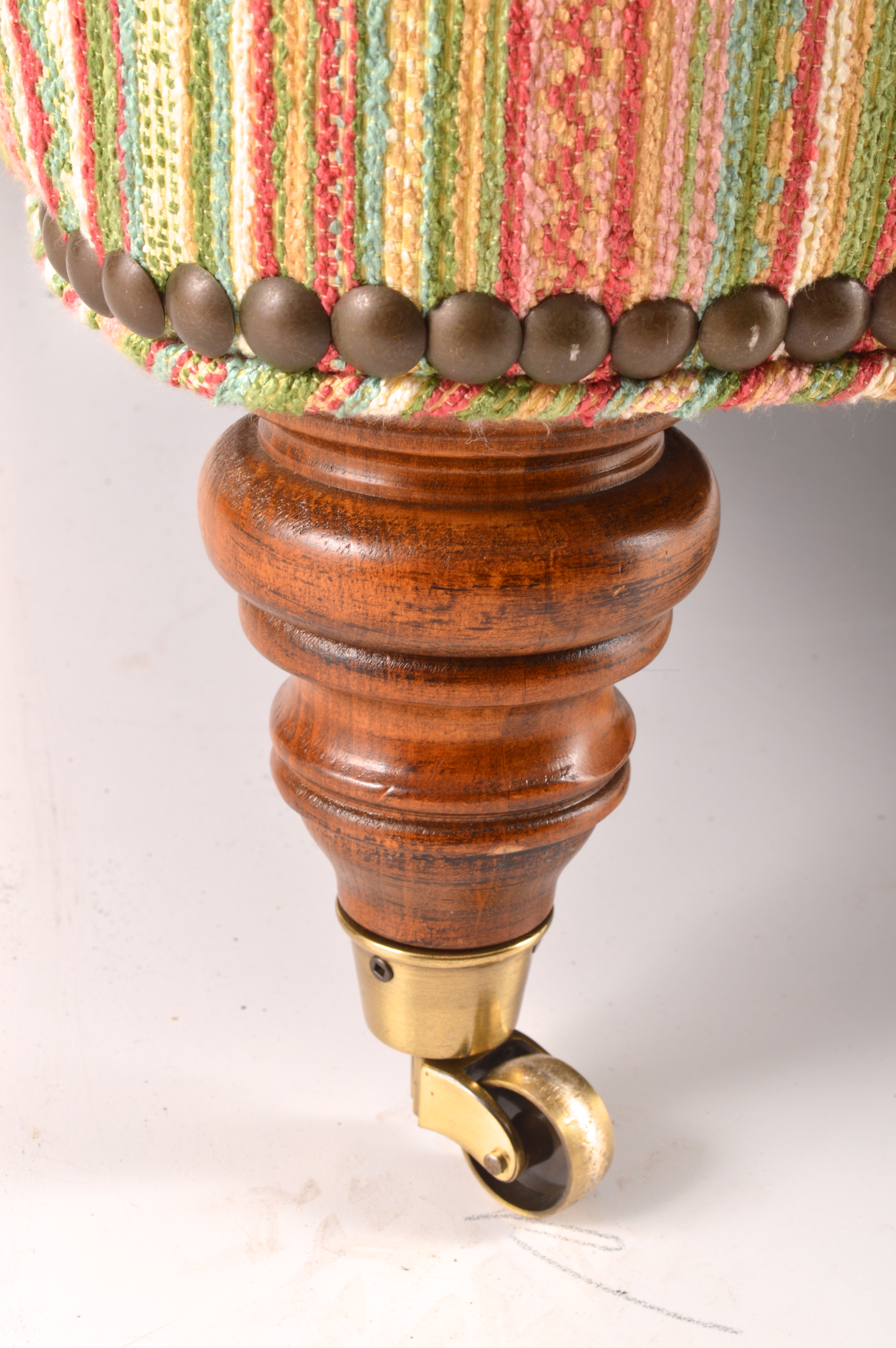 Arm Chair With Matching Throw Pillows