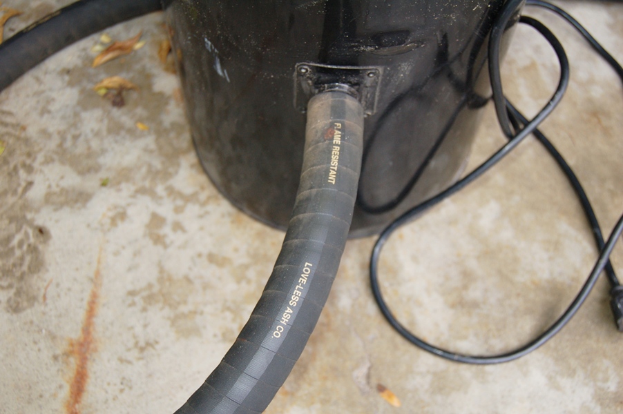 Cheetah II Ash Fireplace Vacuum