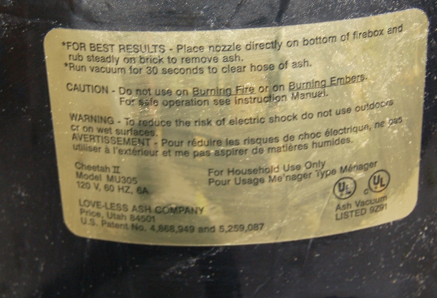 Cheetah II Ash Fireplace Vacuum