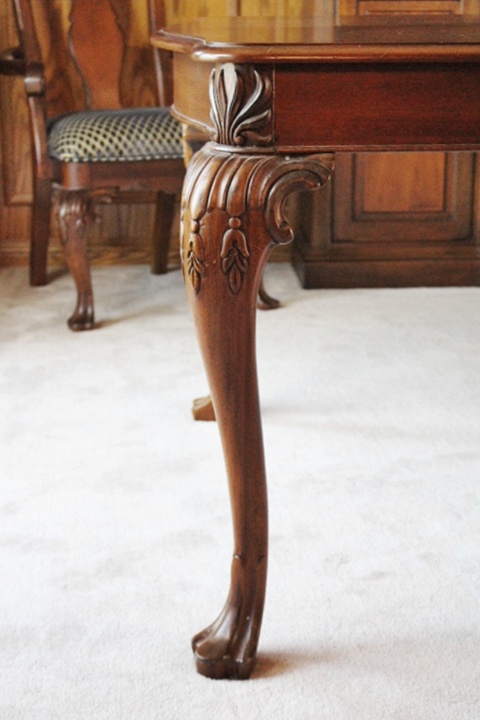 Thomasville Impressions "Trafalgar" Diningroom Table & 8 Chairs