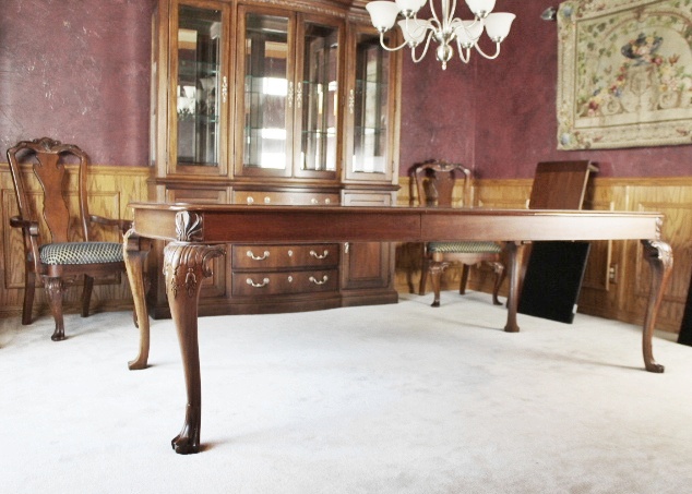 Thomasville Impressions "Trafalgar" Diningroom Table & 8 Chairs