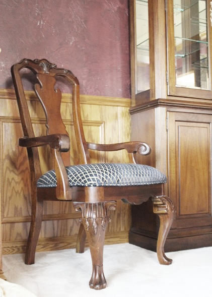 Thomasville Impressions "Trafalgar" Diningroom Table & 8 Chairs