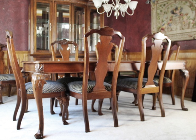 Thomasville Impressions "Trafalgar" Diningroom Table & 8 Chairs