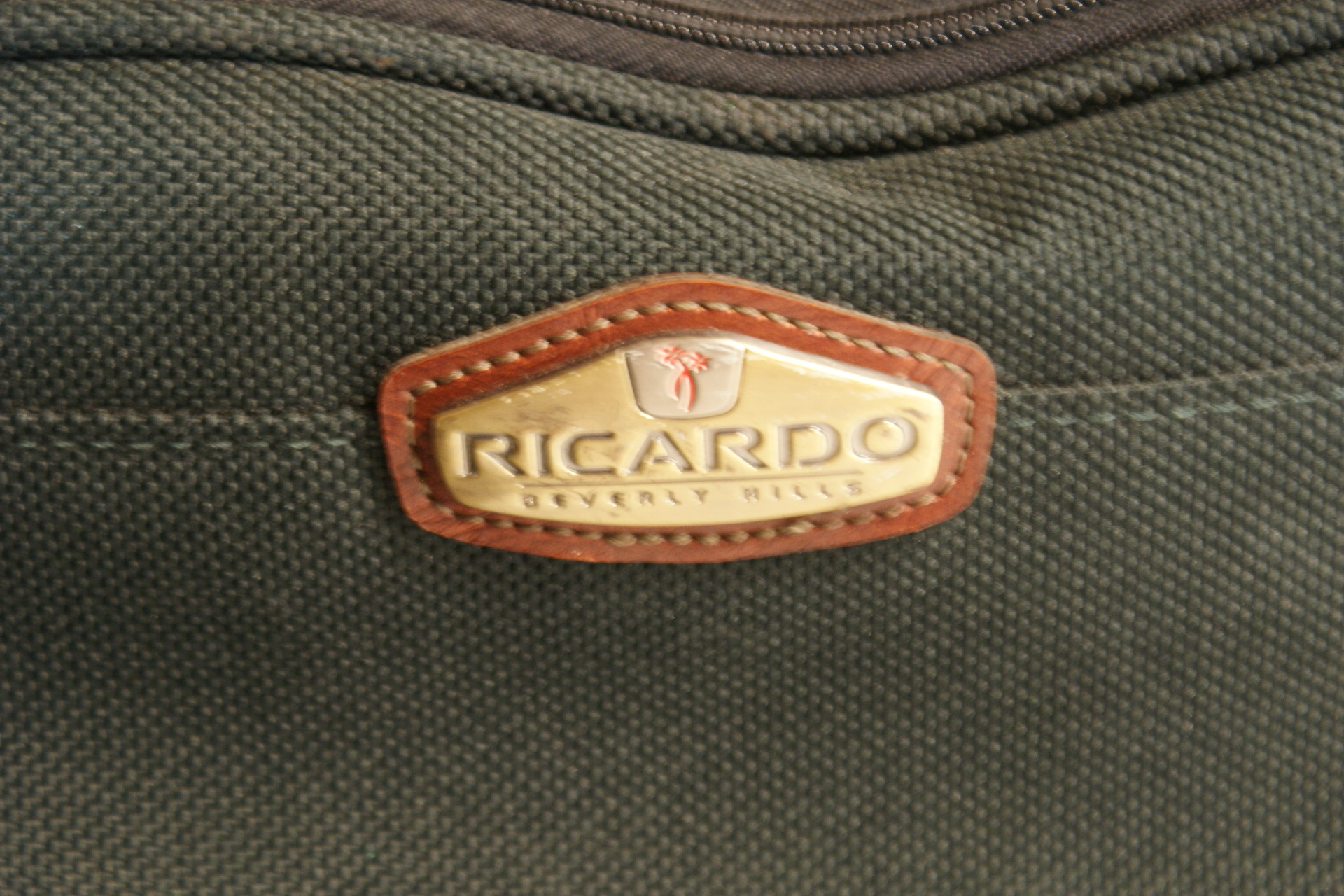 Ricardo of Beverly Hills Five Piece 'Santa Cruz' Luggage Set