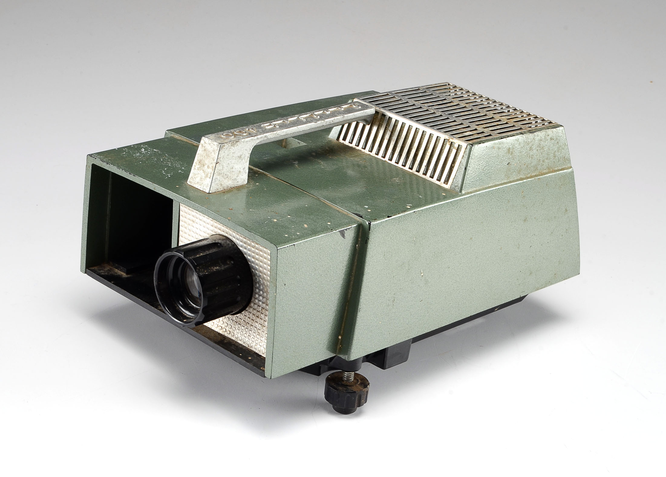 Realist 400 Vintage Slide Projector with Reelomatic Slide Tray