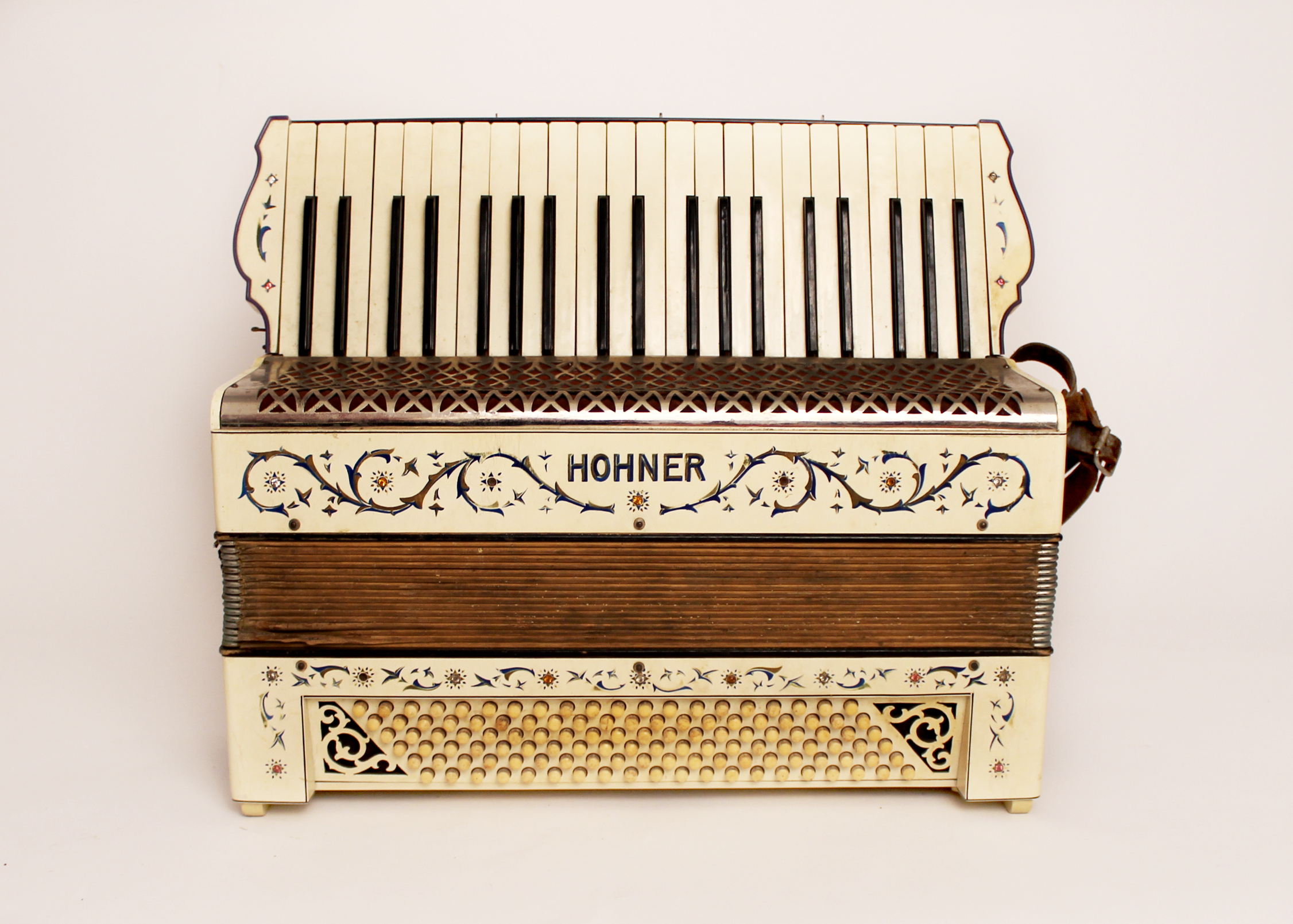 Vintage Hohner Accordion 120 Bass Keys in Voneko Leather Case