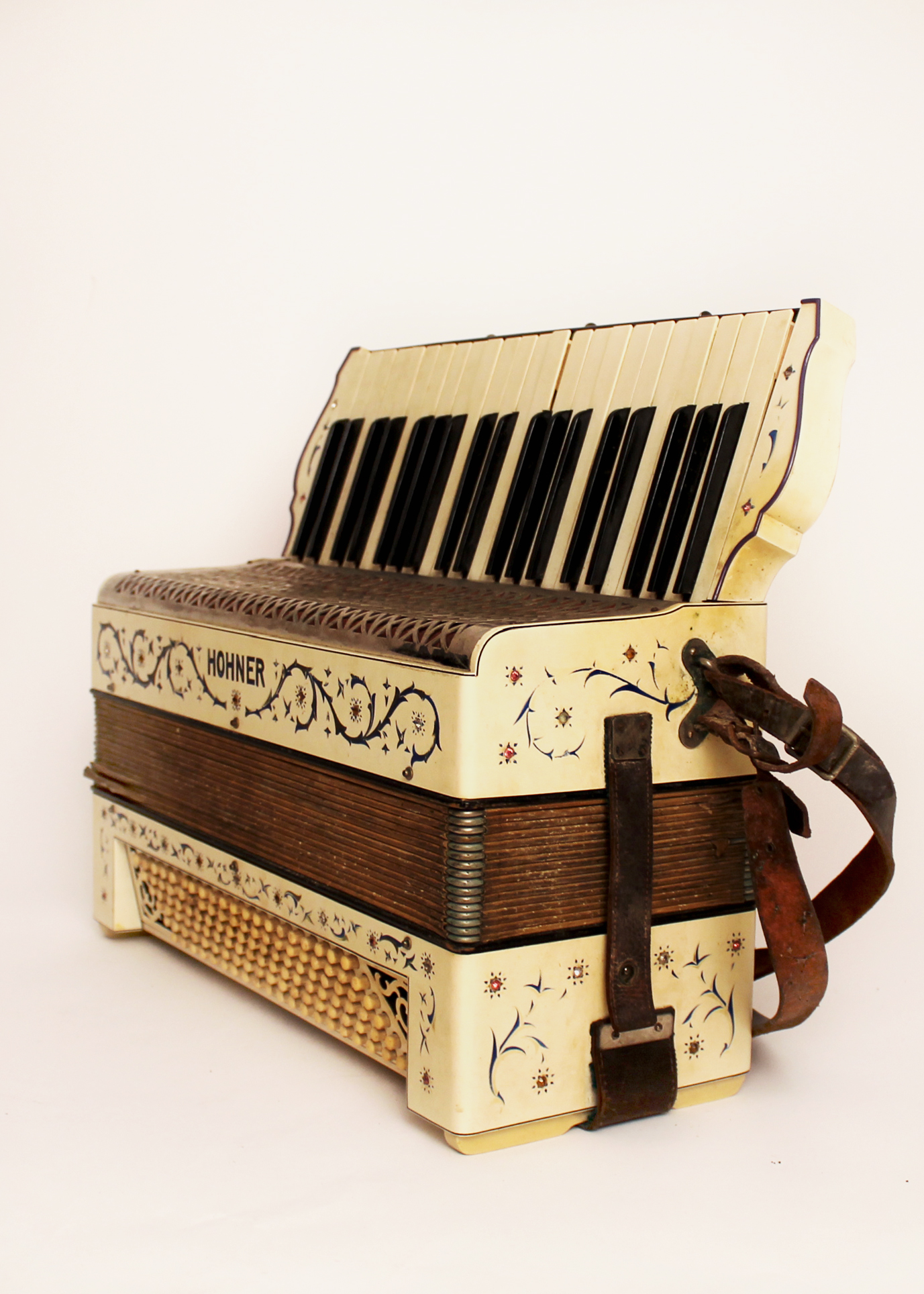 Vintage Hohner Accordion 120 Bass Keys in Voneko Leather Case