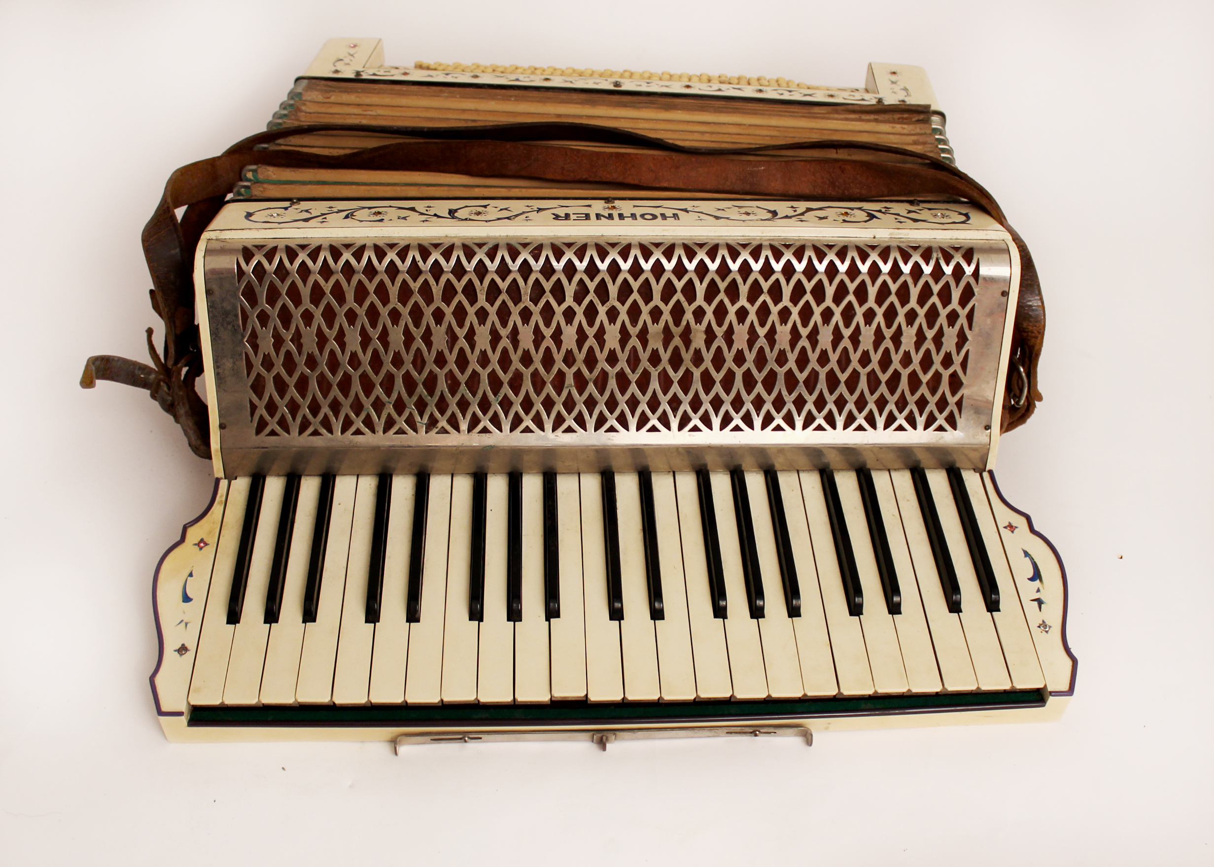 Vintage Hohner Accordion 120 Bass Keys in Voneko Leather Case