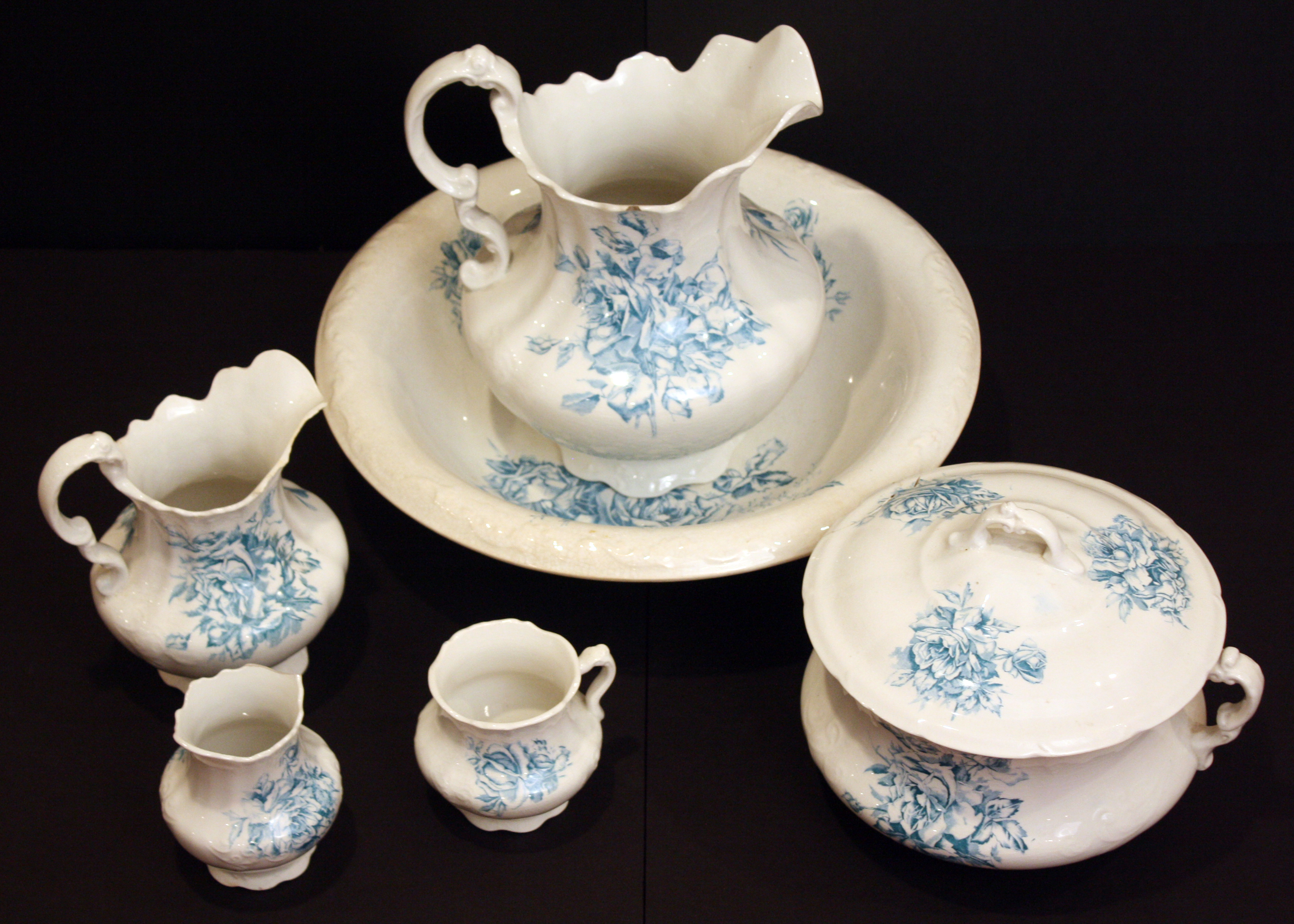 Vintage Laughlin Chamber Set
