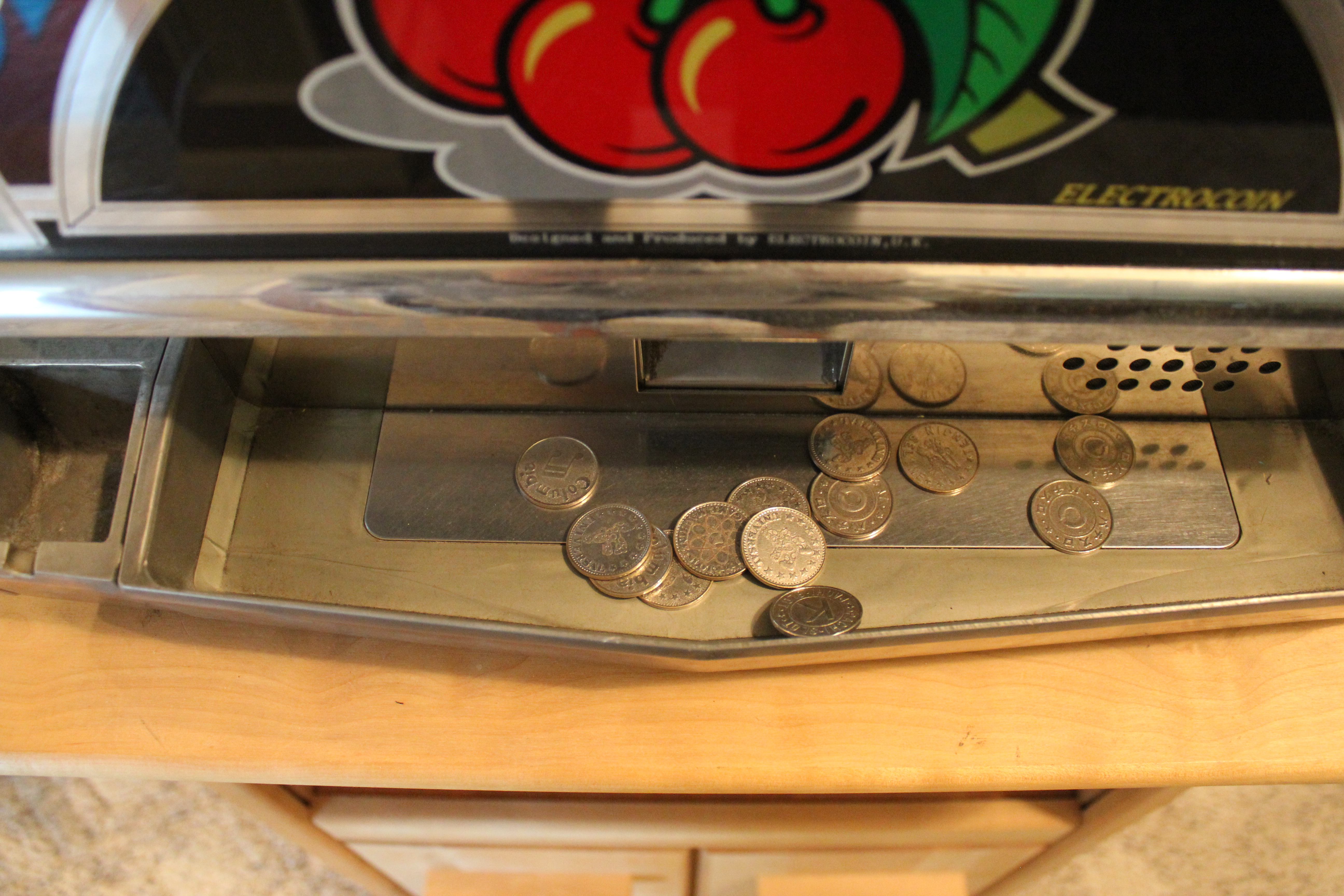 "Cherry Bar" Slot Machine by Electrocoin