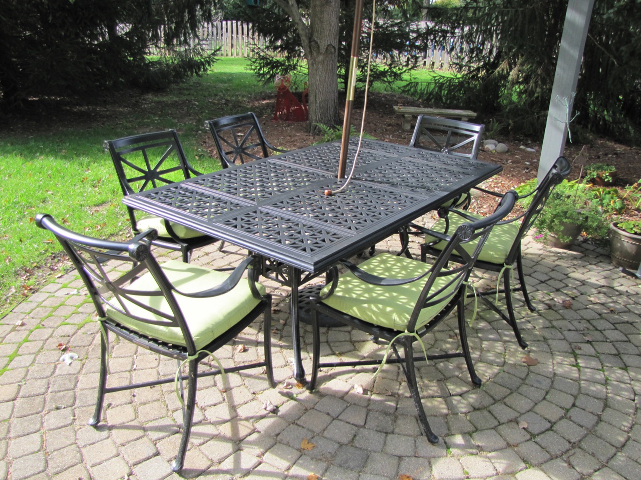 Smith and Hawken Edinborough Patio Dining Table and Chairs 