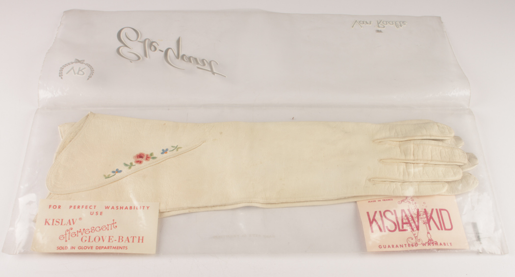 Four Pair of Vintage Women's White Leather Gloves 