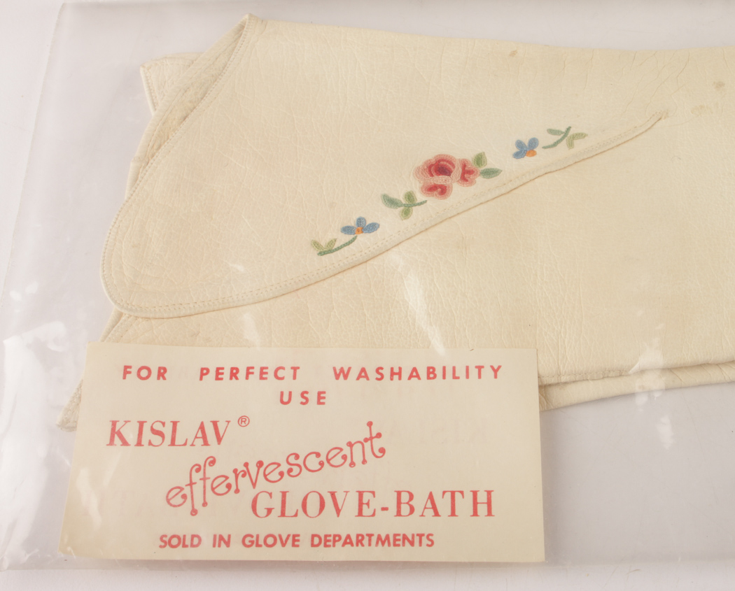 Four Pair of Vintage Women's White Leather Gloves 