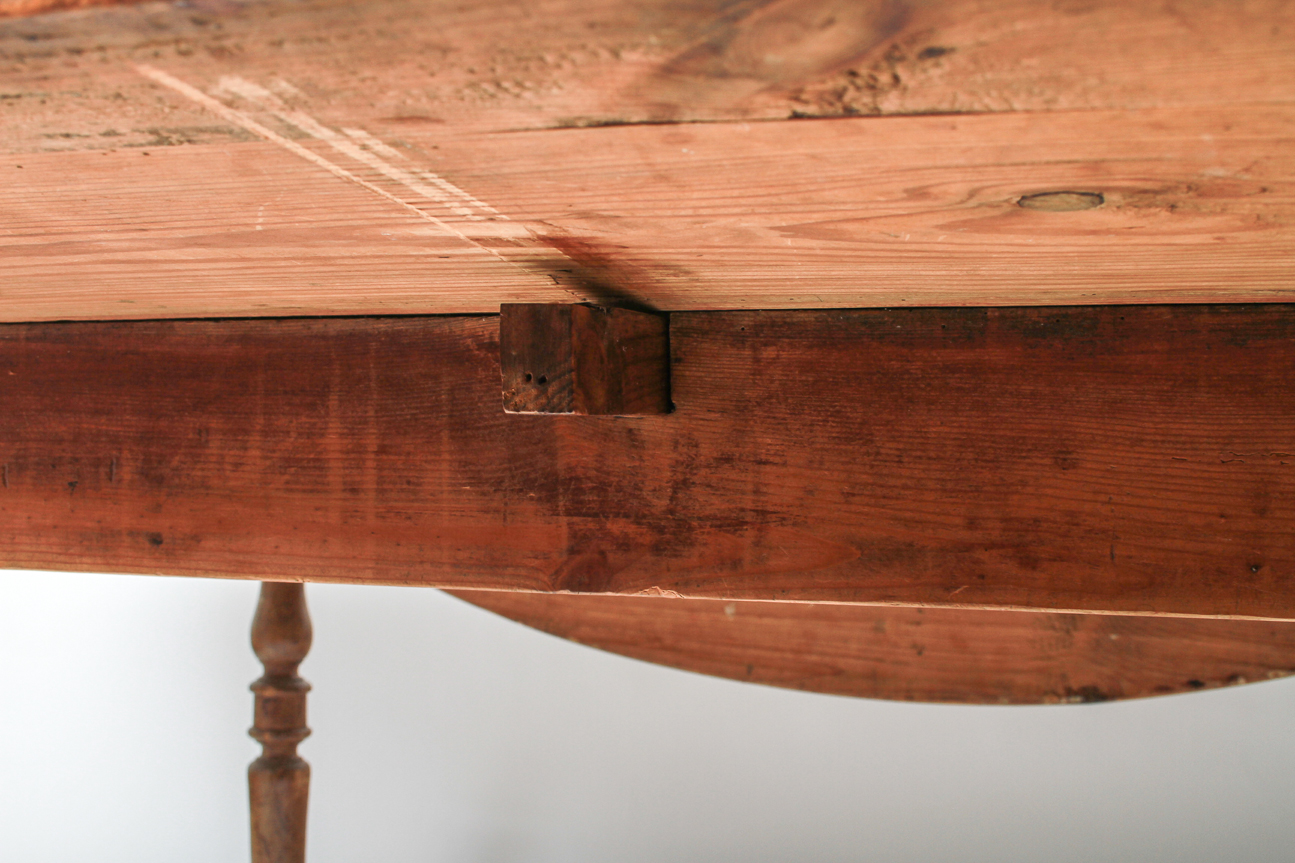 Antique Early 19th Century Drop-Leaf Irish Dining Table