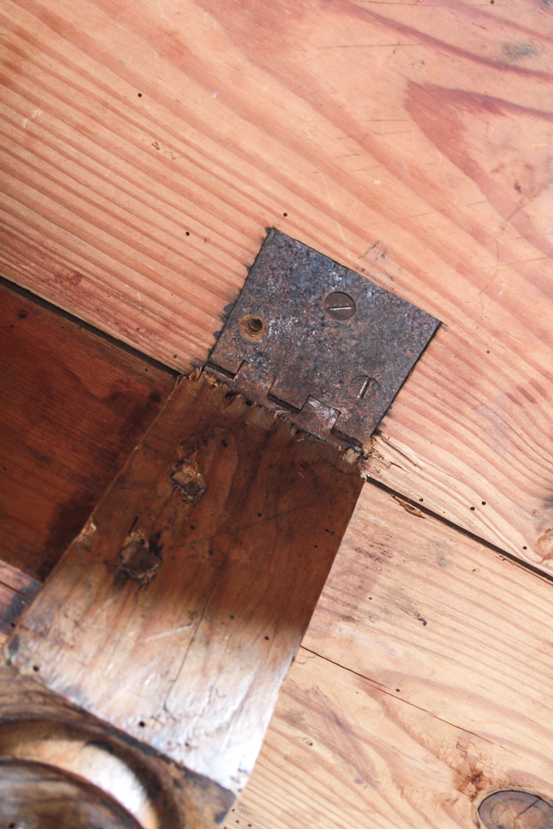 Antique Early 19th Century Drop-Leaf Irish Dining Table