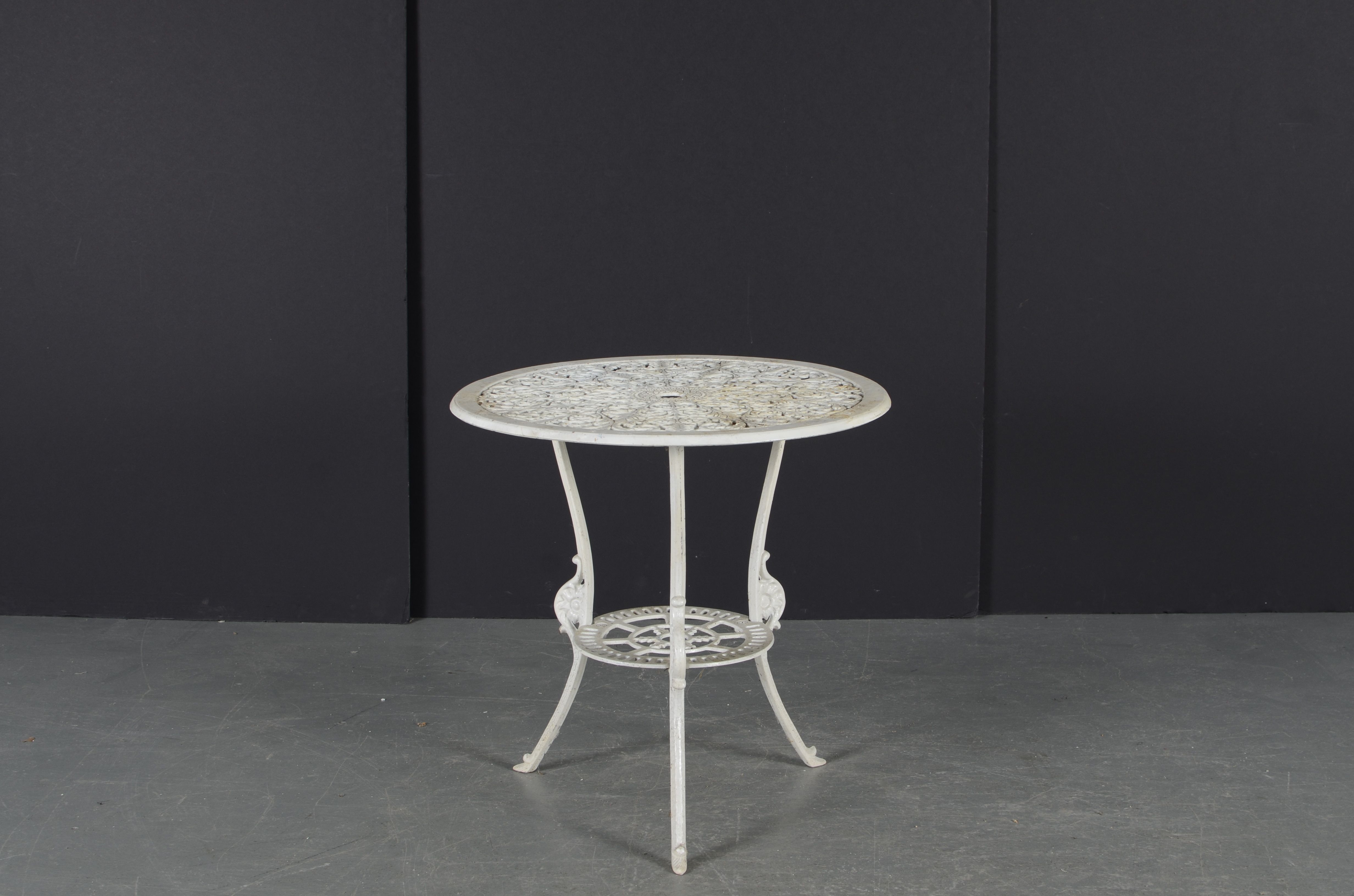 White Cast Iron Patio Furniture Set