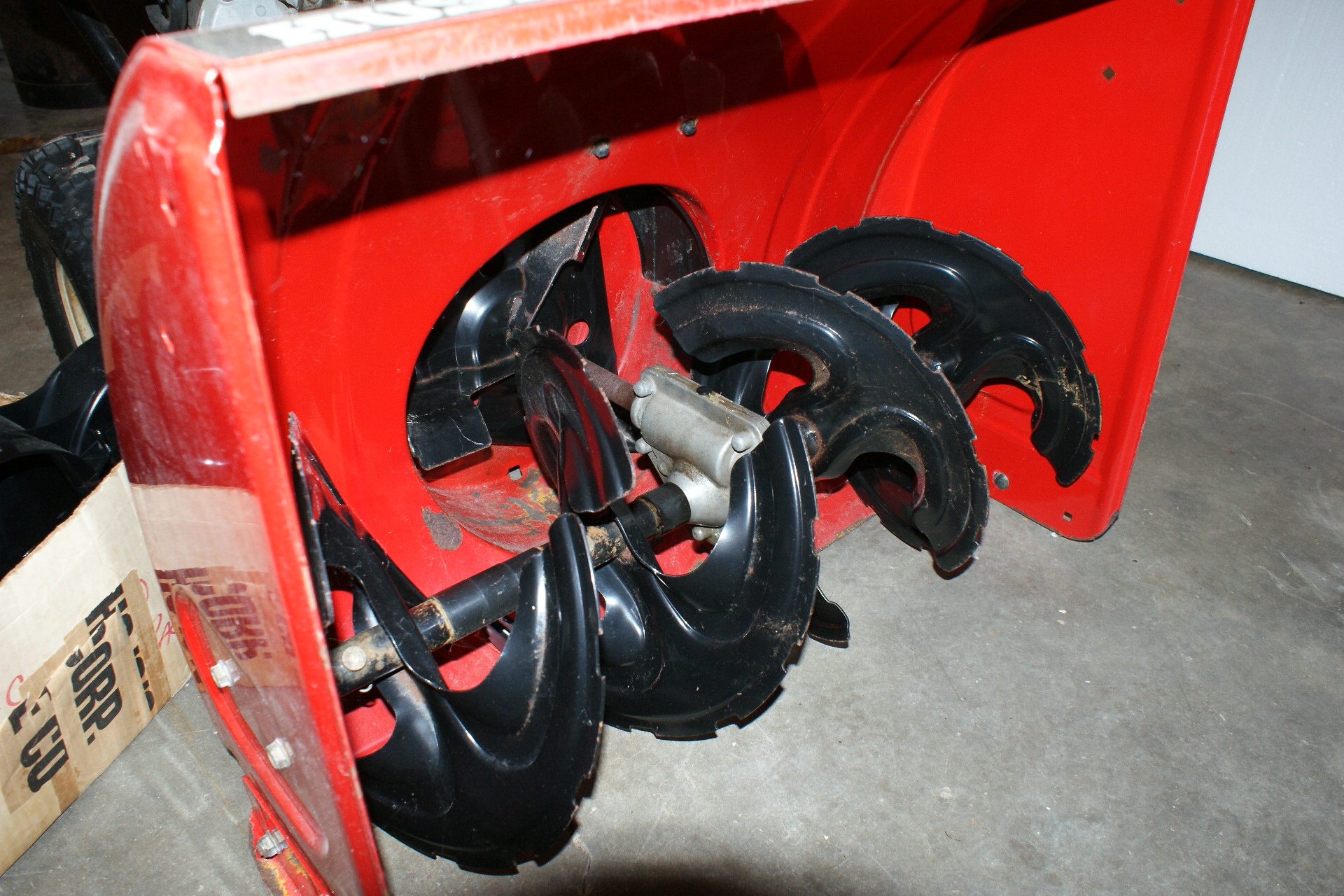 Huskee 8.0HP 27" Snow Blower