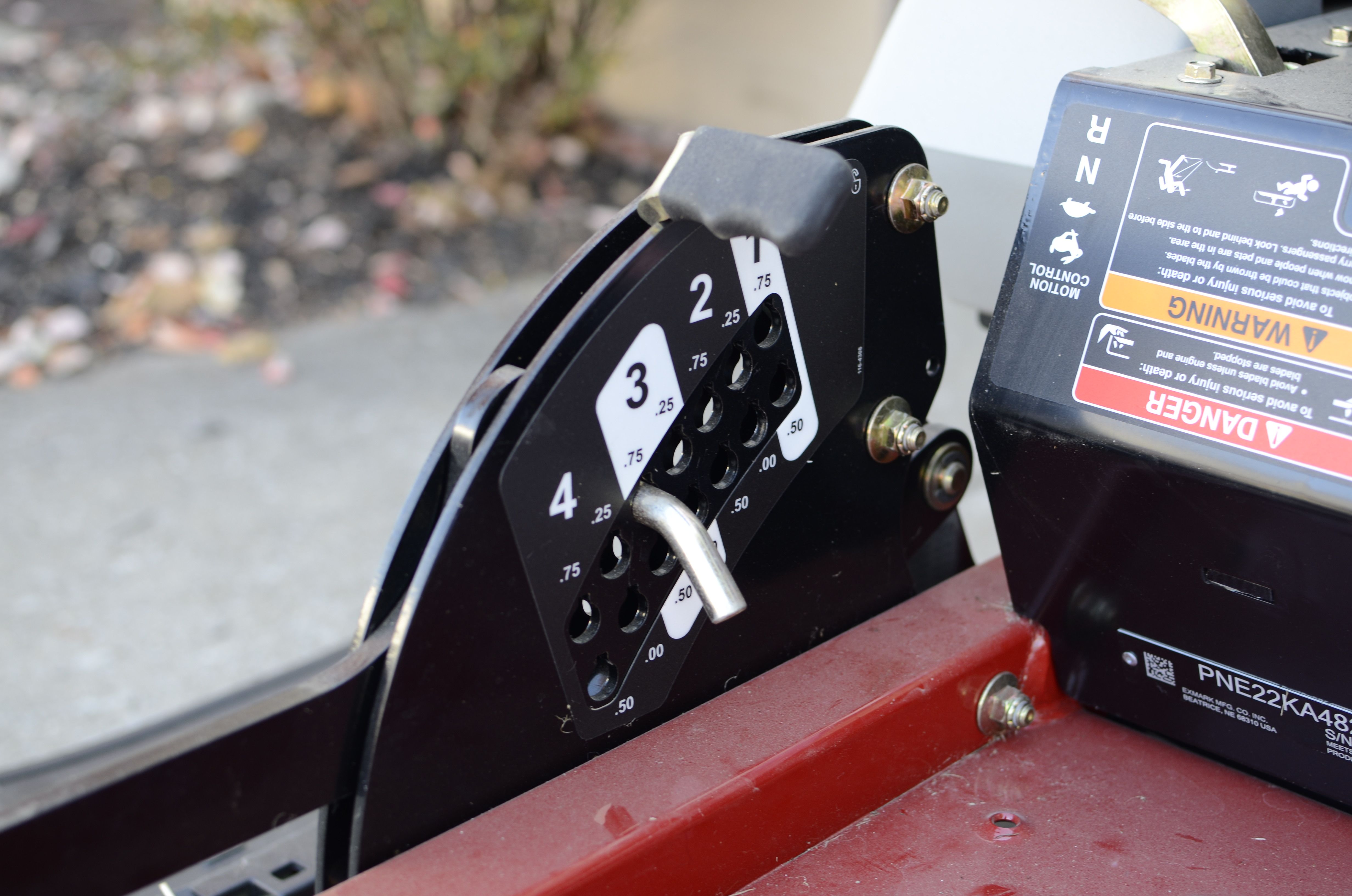 2011 EXMARK Zero-Turn Riding Mower Pioneer E-Series